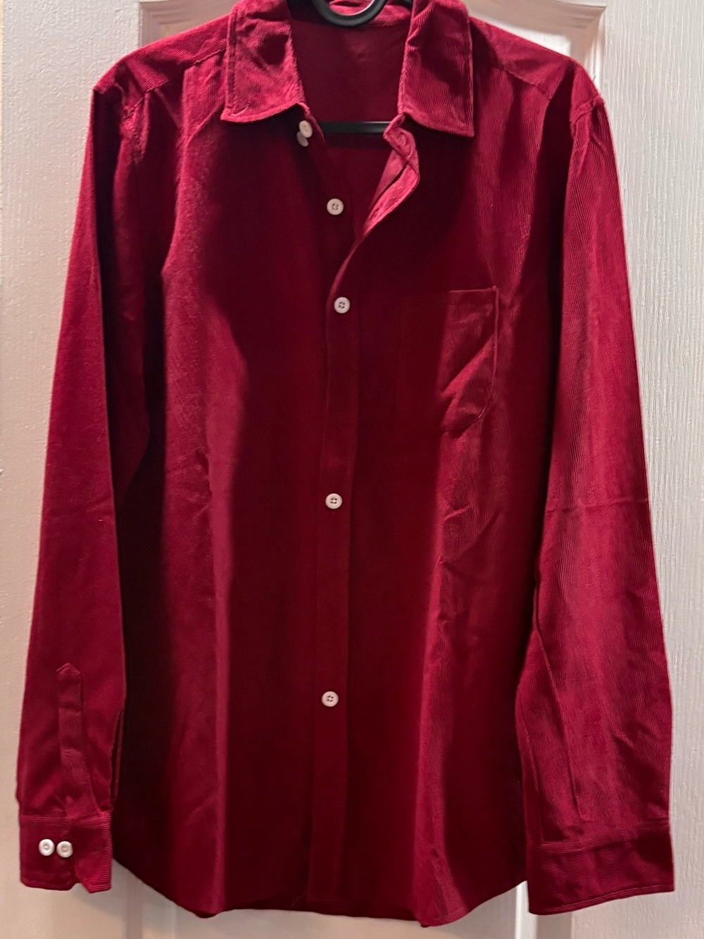 Men's Casual Long-Sleeve Button-Down Shirt in Burgundy